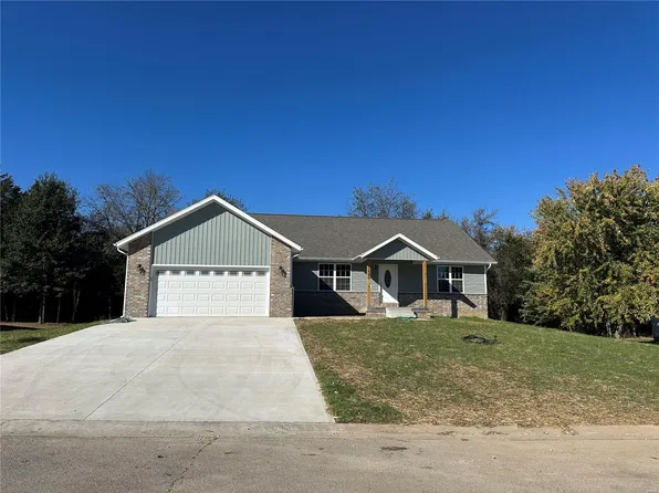 1521 Fairfield Dr, Lebanon, MO 65536