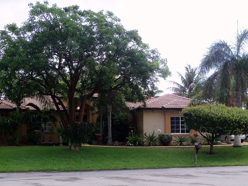 1st image of 16115 SW 89th Pl