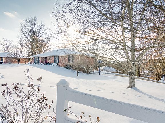 4th image of 822 Cari Ann Dr