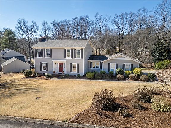 3rd image of 204 Warrington Dr