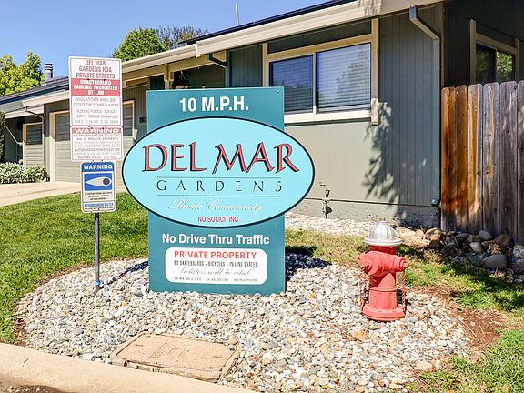 2nd image of 1830 Del Mar Ave