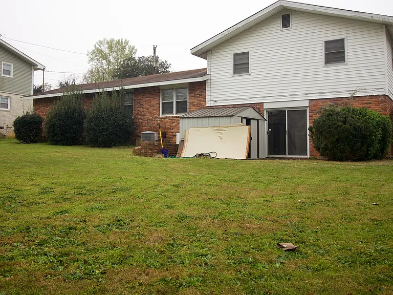 Hedlund Dr — Photo 26