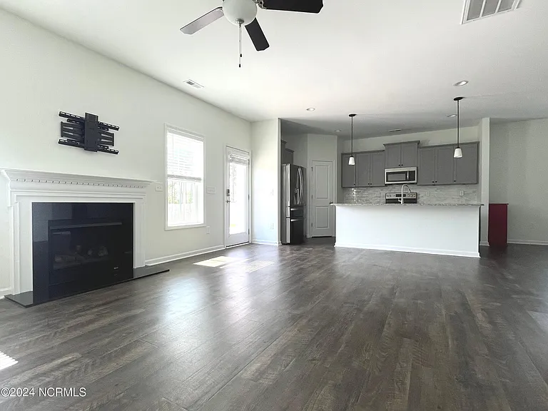 885 Carolina Rd — Photo 7