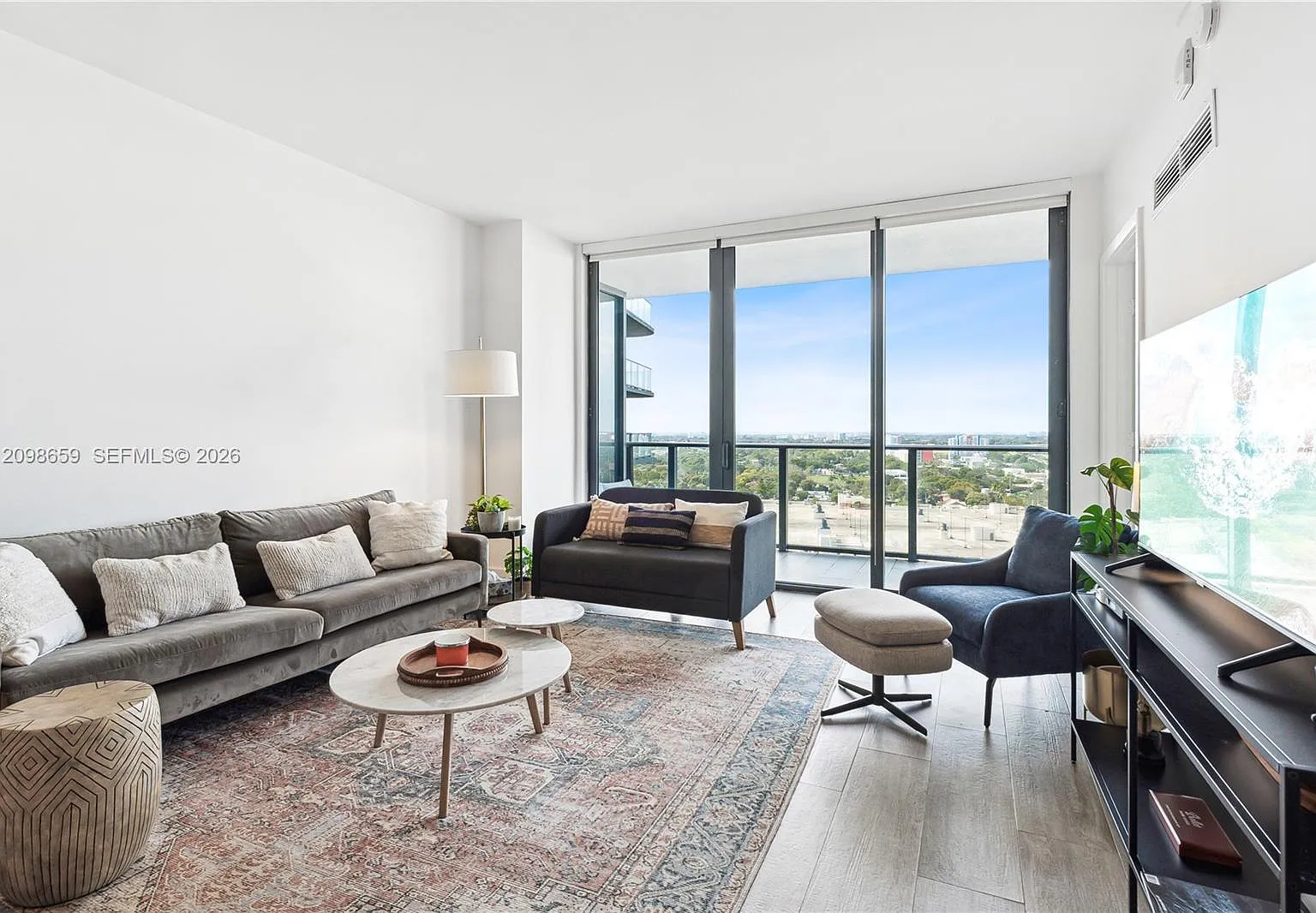 3401 Midtown Condo — Photo 1
