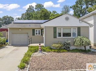 8 Glenwood Ave, Sayreville, NJ