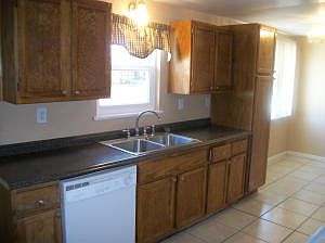 4th image of 929 Tomasita St NE