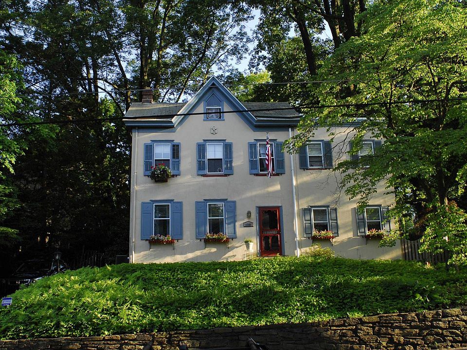 1306 Ashbourne Rd - Front