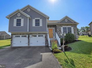 12 Feather Dr, Shippensburg, PA 17257