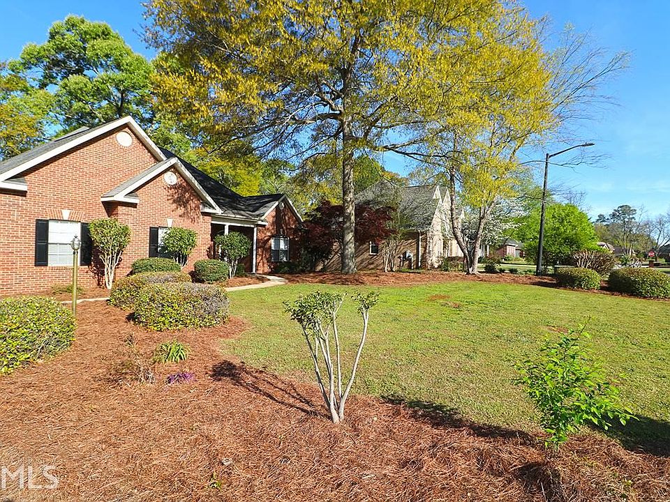 1st image of 104 Saint Raymond Pl