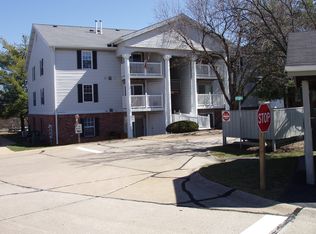 4334 Arrow Tree Dr APT E, Saint Louis, MO 63128