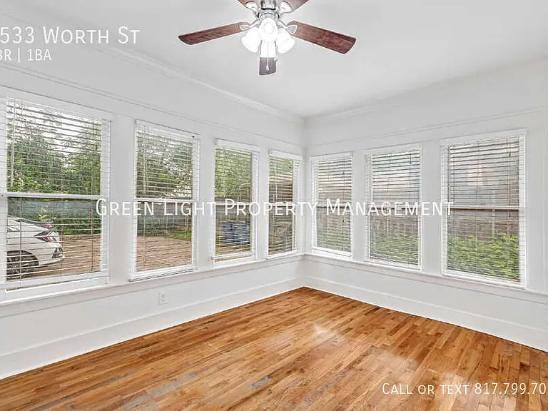 4533 Worth St — Photo 13