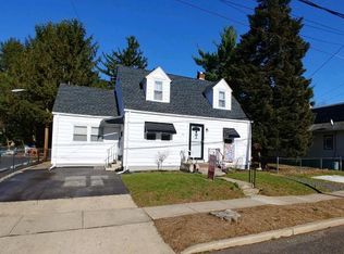 32 Wesley Ave, Hamilton, NJ 08610