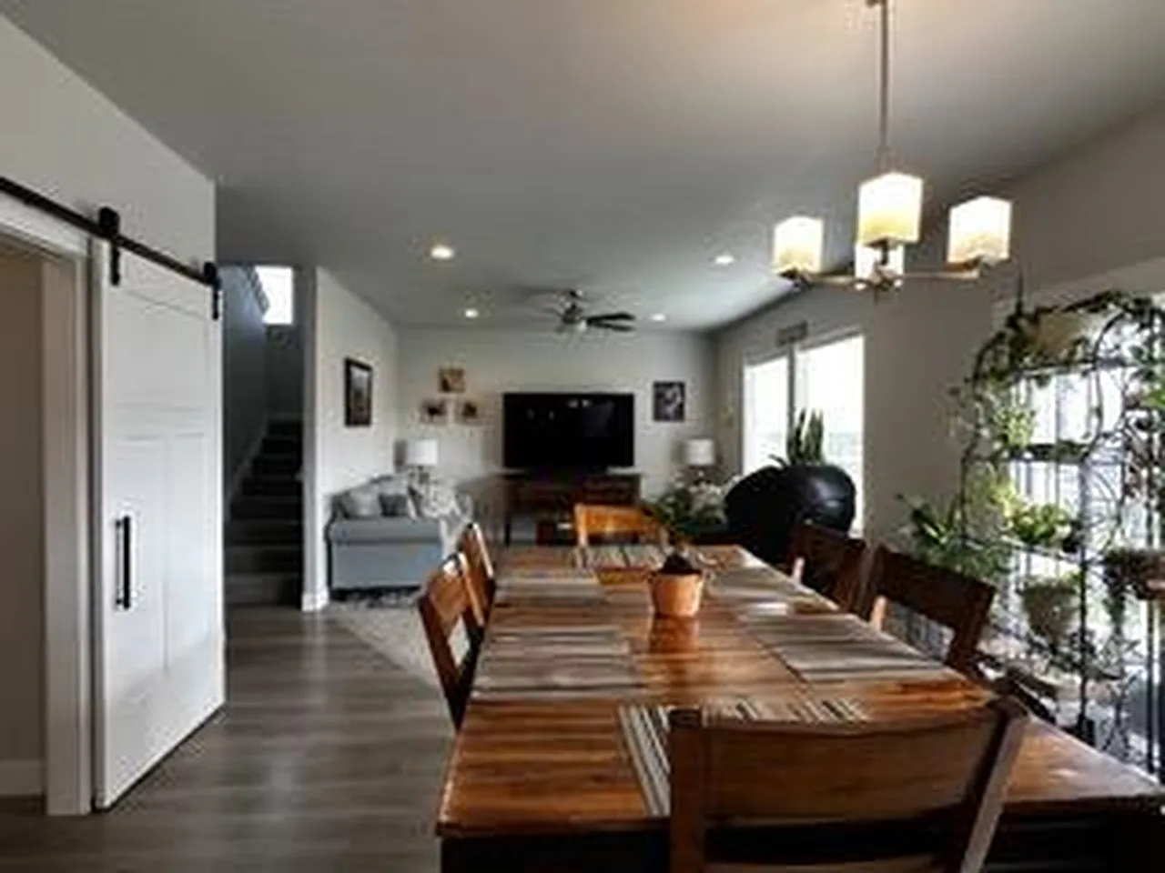 4 bed, 2.5 bath, 3500 sqft, $2,895 — Photo 4