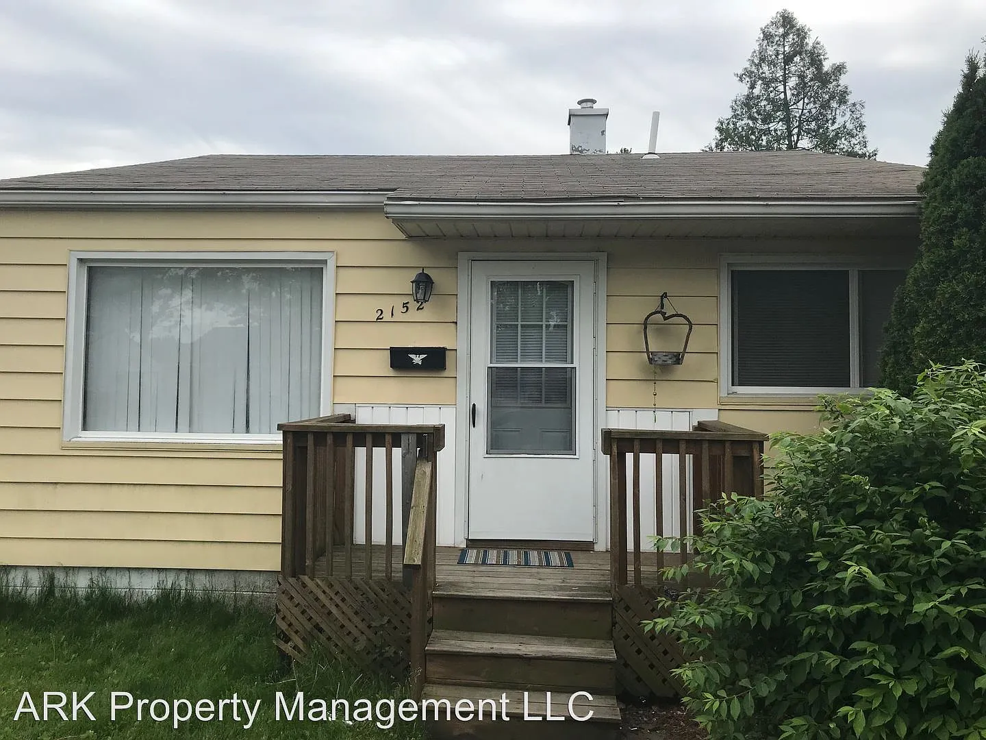 2152 Otis Ave photo 1