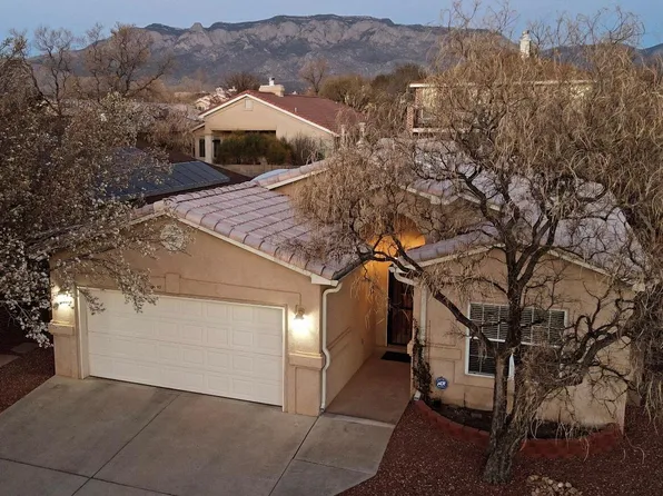 8404 San Tesoro St NE, Albuquerque, NM 87113