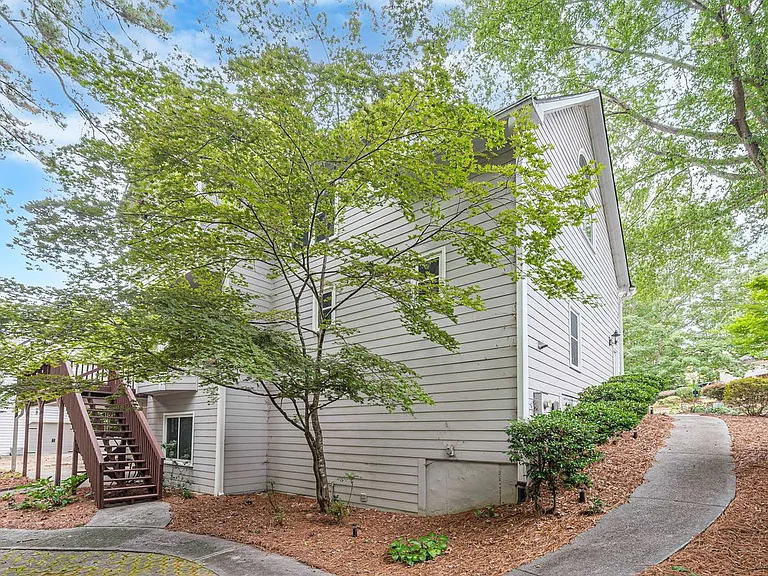 461 Braidwood Walk NW — Photo 39
