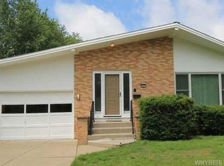 410 Sherbrooke Ave, Williamsville, NY 14221