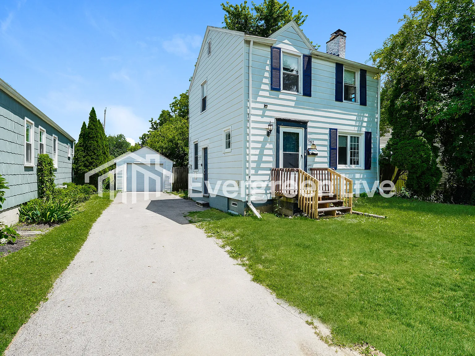 3 bed, 1.5 bath, 1316 sqft, $1,595 — Photo 2