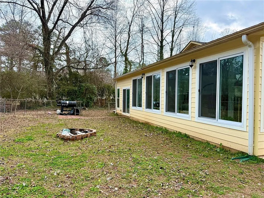 4 bed, 2.5 bath, 1979 sqft, $2,699 — Photo 4