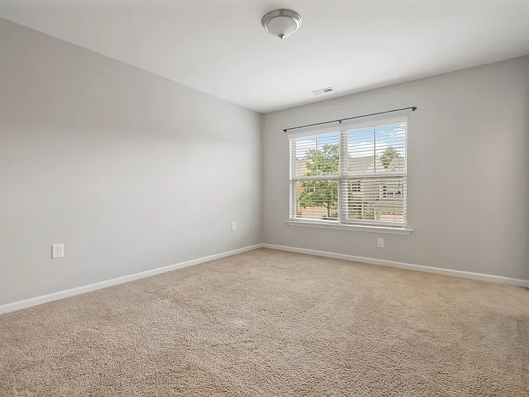 2708 Evanston Ave — Photo 17