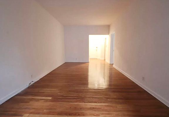 3rd image of 120 E 62nd St #3