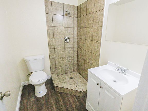 4th image of 18315 Malden St APT 2