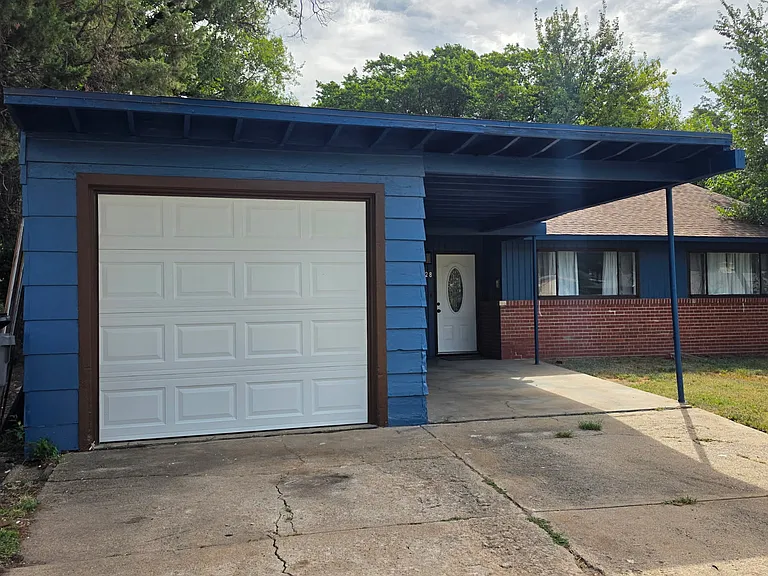 1528 N Yale Blvd — Photo 9