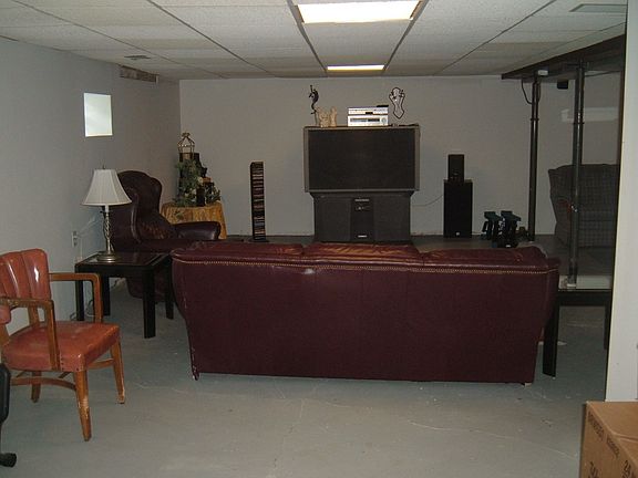 3rd image of 1311 Paul St