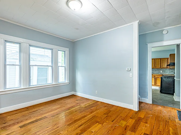 437 Cottage St — Photo 12