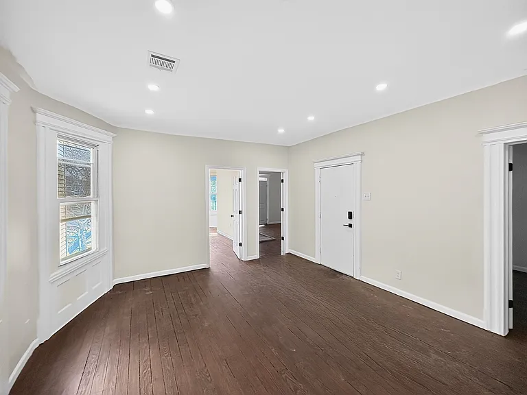 345 Walnut St #3R — Photo 14