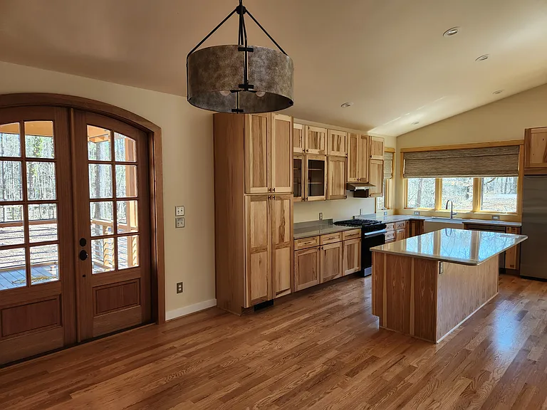 1309 Lawrence Rd — Photo 4