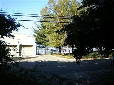 2nd image of 23 Lake Shore Dr