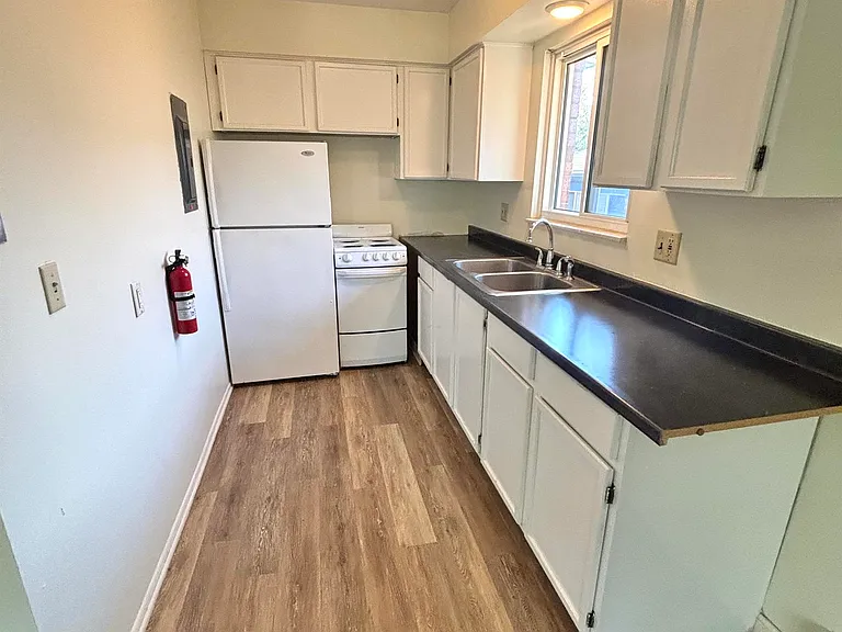927 W Shiawassee St #2-12 — Photo 24