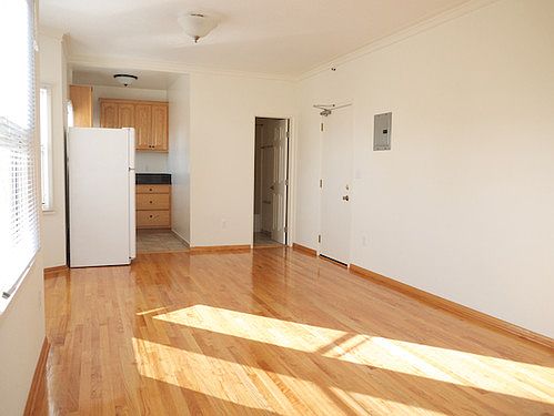 4th image of 26 Breeze Ave APT 12