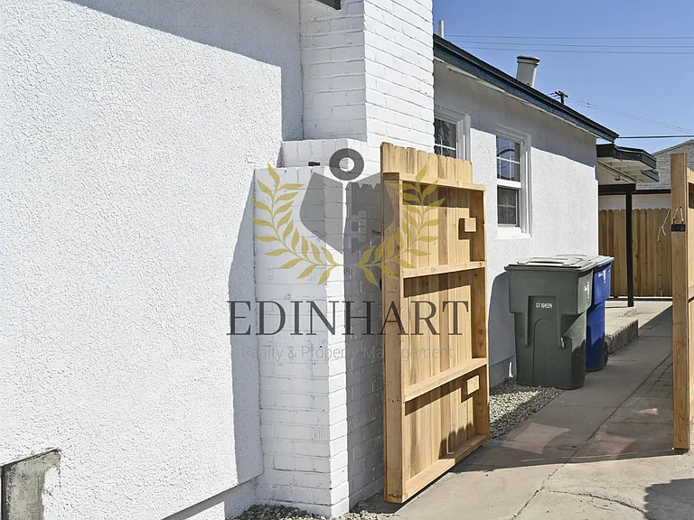 1584 N Carruth Ave #A — Photo 37