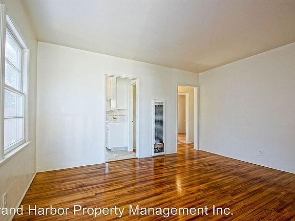 2nd image of 1400-1404 18th St #1404
