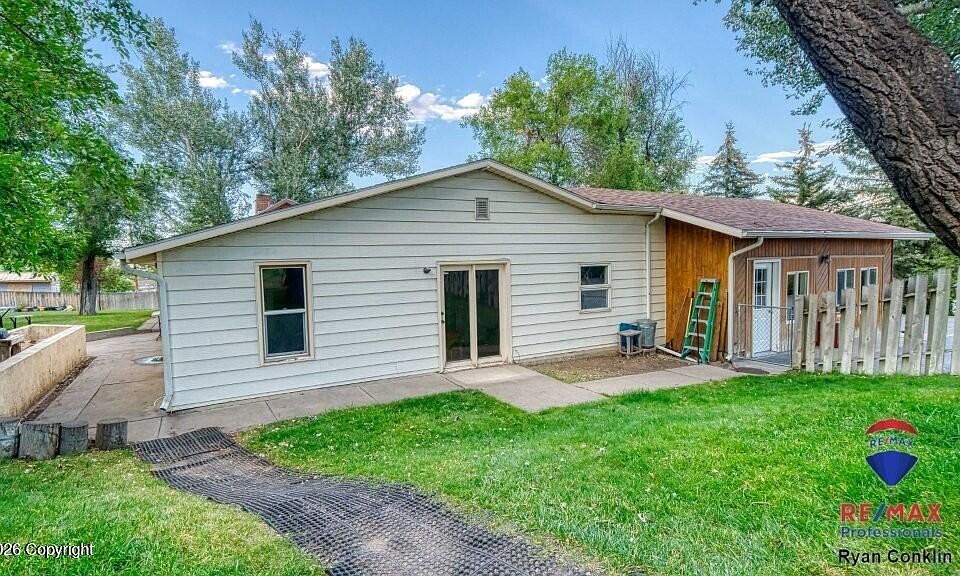 1st image of 640 W 12th St