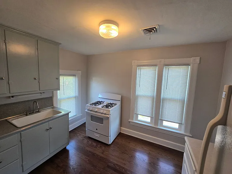 26 S Broad St — Photo 10