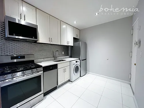 350 Manhattan Ave Photo 1