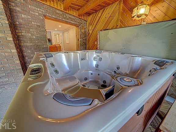 5th image of 611 Beech Cove Dr #29