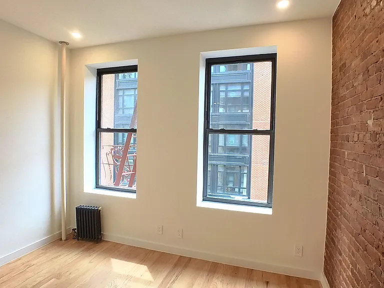 200 Mott St #14 — Photo 4