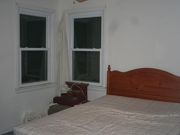 5th image of 38 Hillcrest Dr