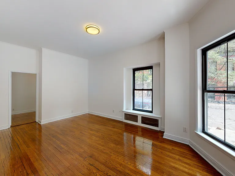 961 Lexington Ave #1E — Photo 9