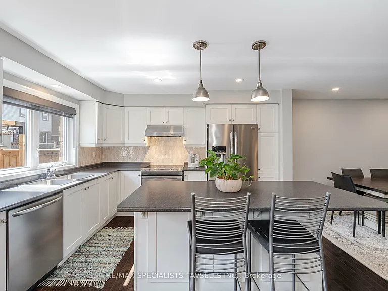 13 Lothbury Dr — Photo 11