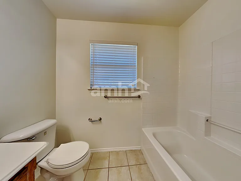 4406 Shady Elm Dr — Photo 17