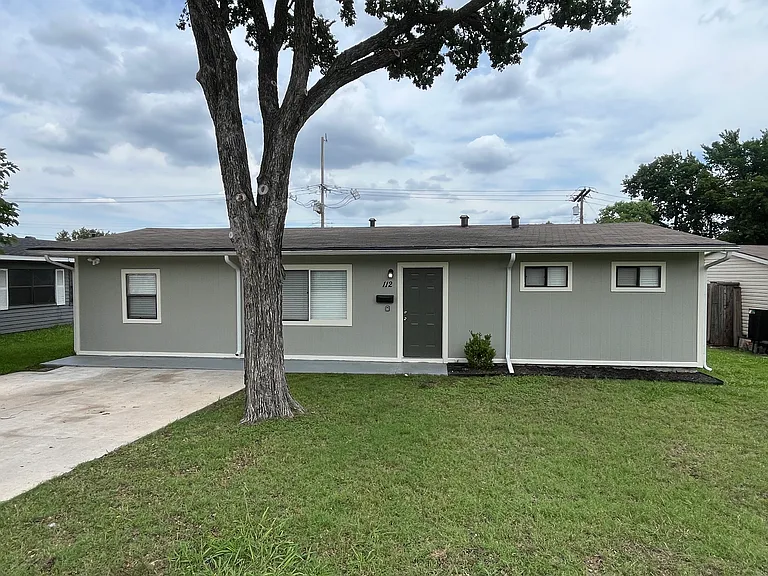 112 Derby Ln — Photo 1