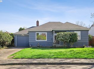 9306 SE Salmon St, Portland, OR 97216