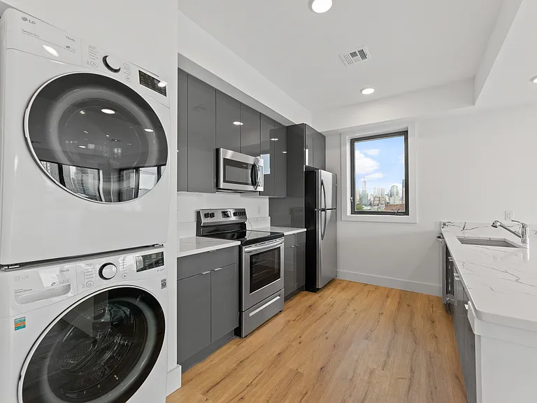 28 Vroom St #301 — Photo 10