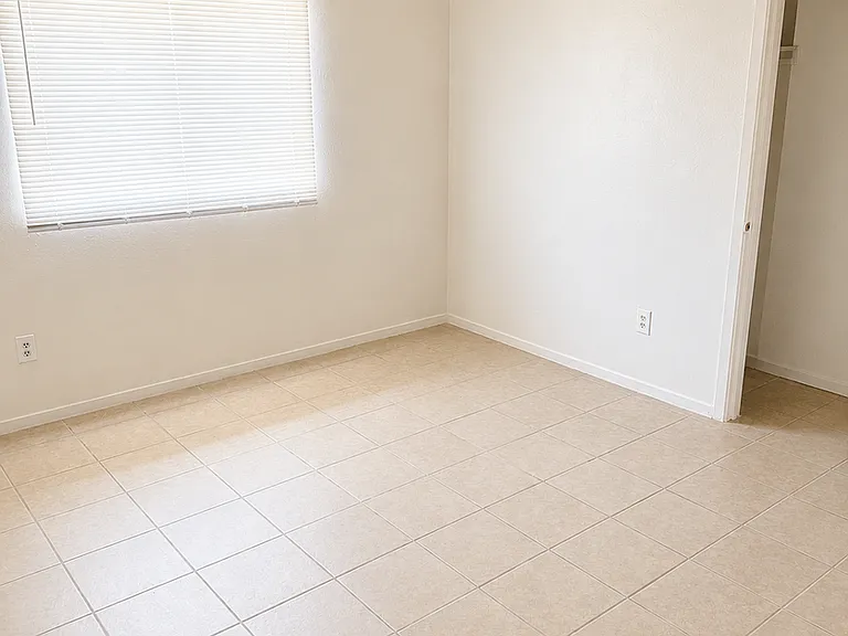 3091 S Del Mar Ave — Photo 9