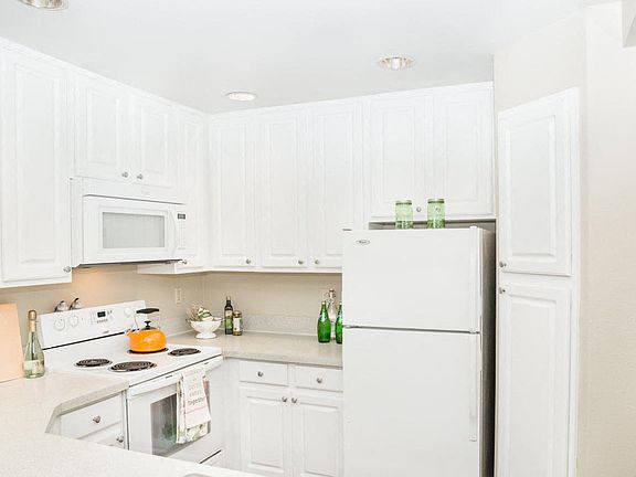 Keelers Corner Apartments Kitchen and Appliances